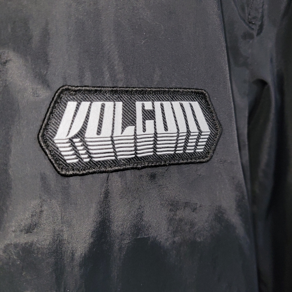 2FOR$40 Volcom windbreaker - Picture 3 of 6